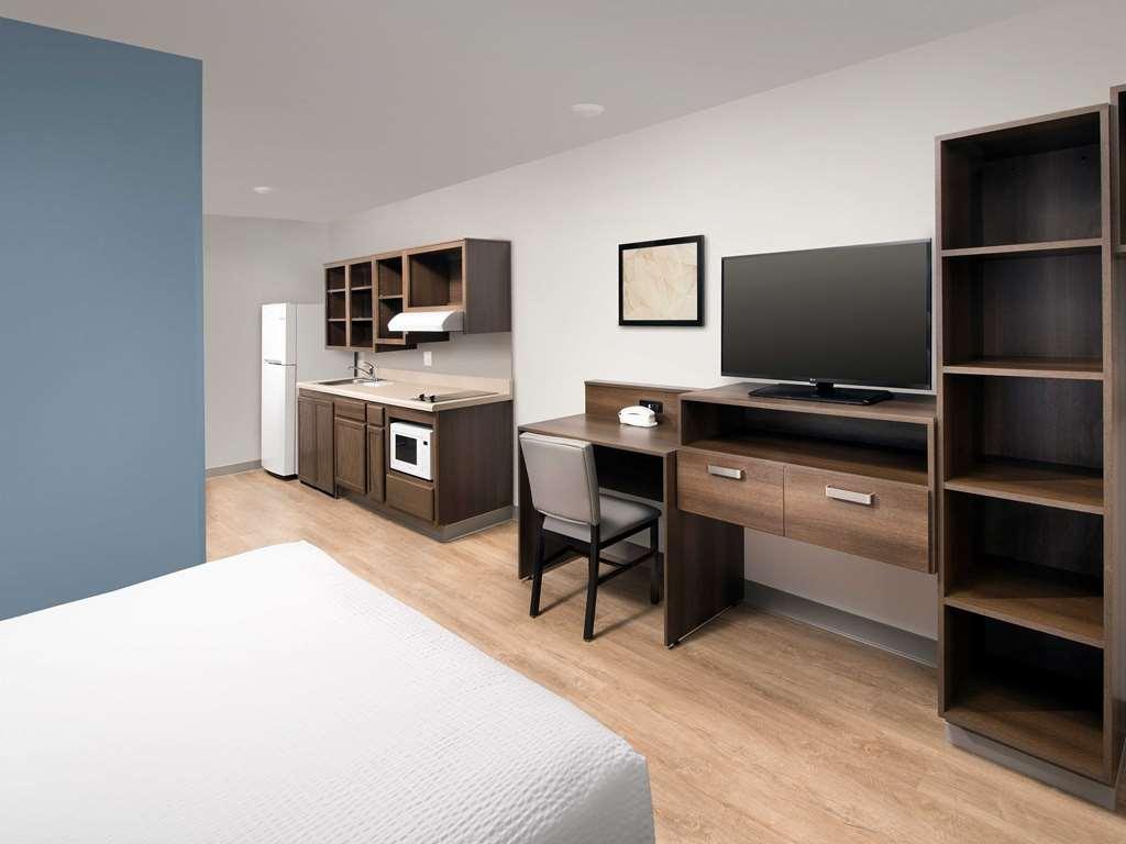Woodspring Suites Chicago Tinley Park Room photo