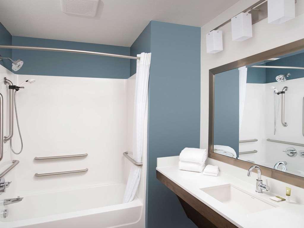 Woodspring Suites Chicago Tinley Park Room photo